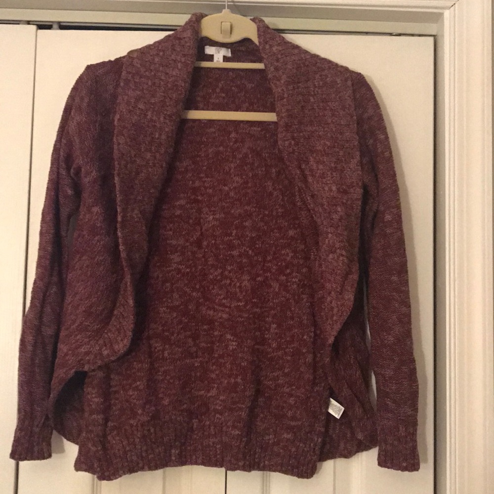 Maroon cardigan with no buttons